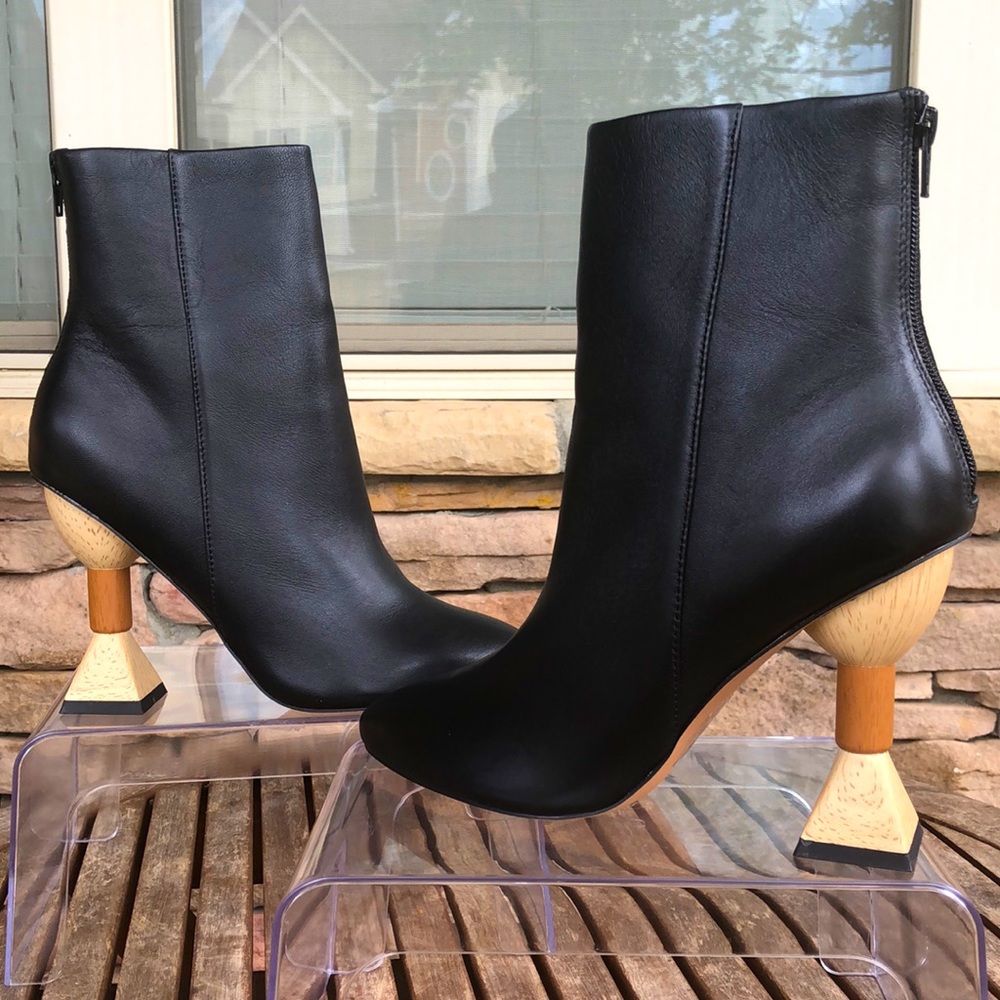 Brand New Unique Leather Heel Boots Sz. 9
